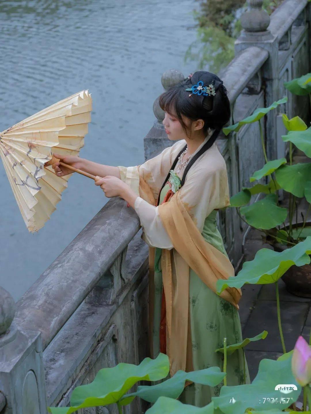璀璨华服